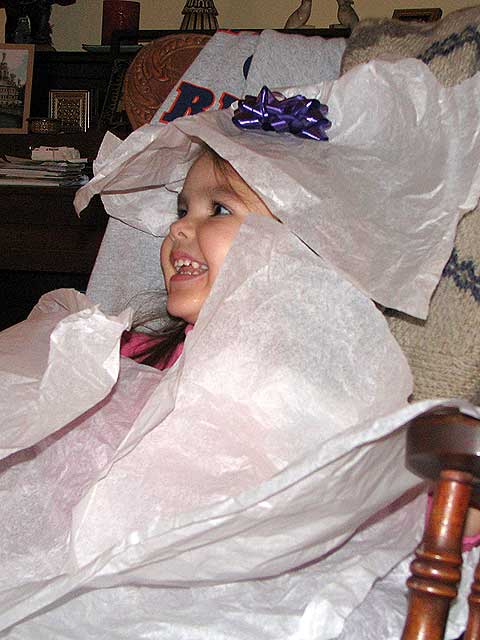 Analise gets wrapped up as a present for everybody!