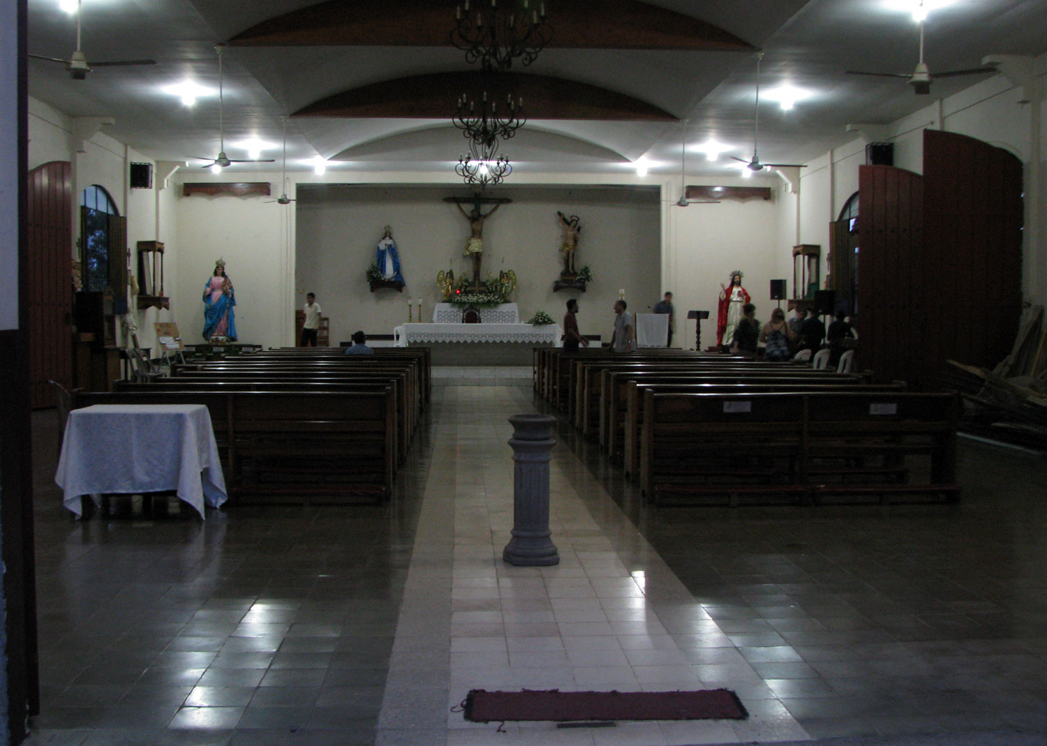 The inside of the new church - La Iglesia San Sebastian